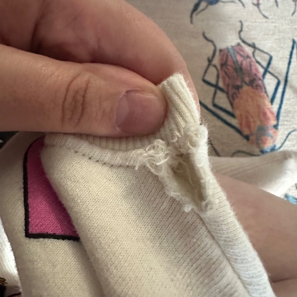 Disney sweater set 2-3 Years ( Small tear in shoulder) - Picture 3 of 3